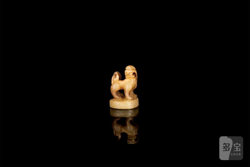 玉兽钮炉顶